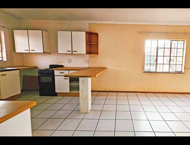 2 BEDROOM APARTMENT FOR SALE IN ALBERTON
